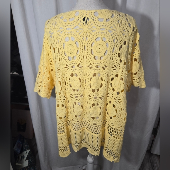 Roaman's Yellow Crochet V Neck Top Sz 22/24 - Picture 4 of 5